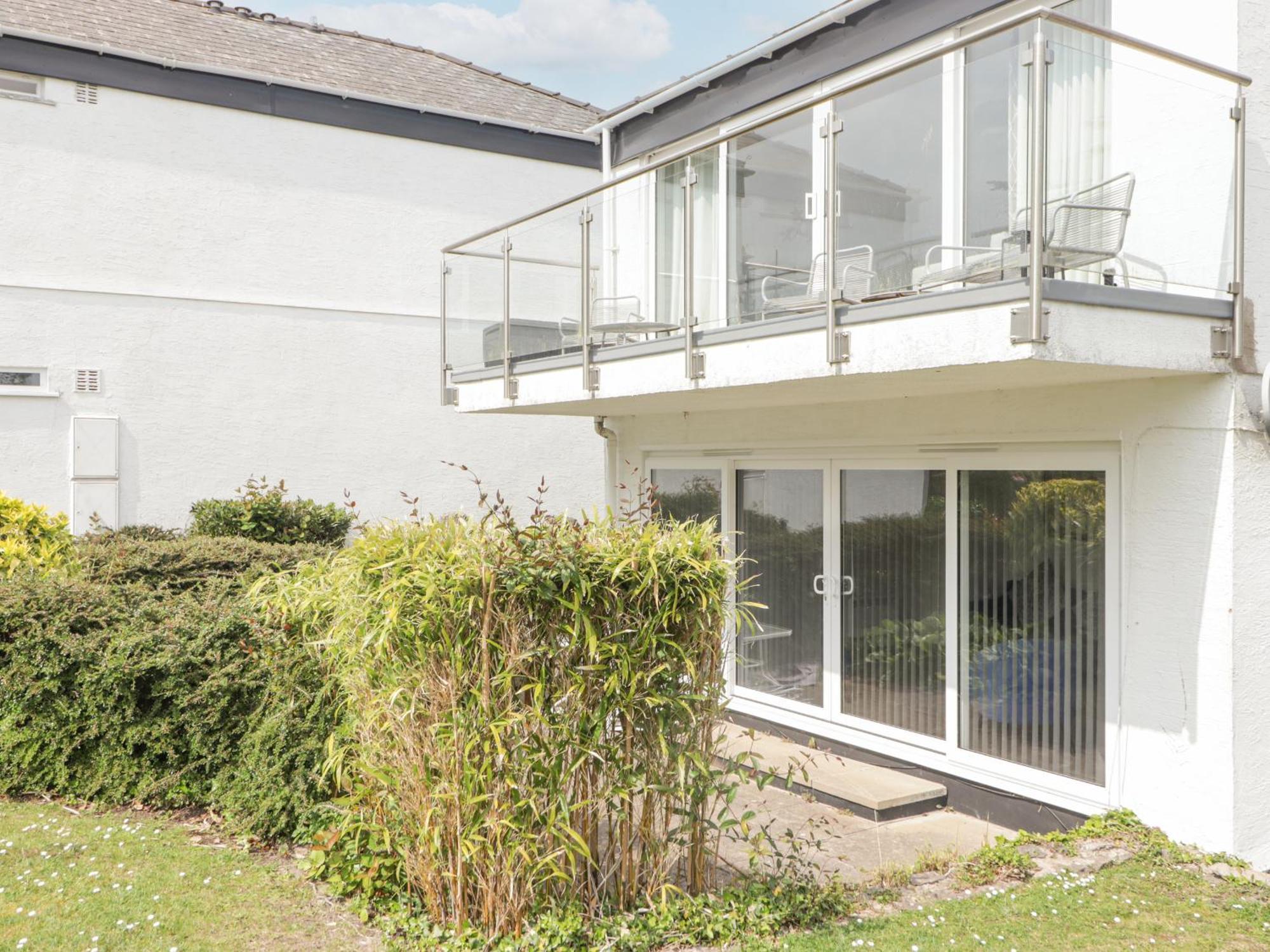 21 Coedrath Park * Saundersfoot